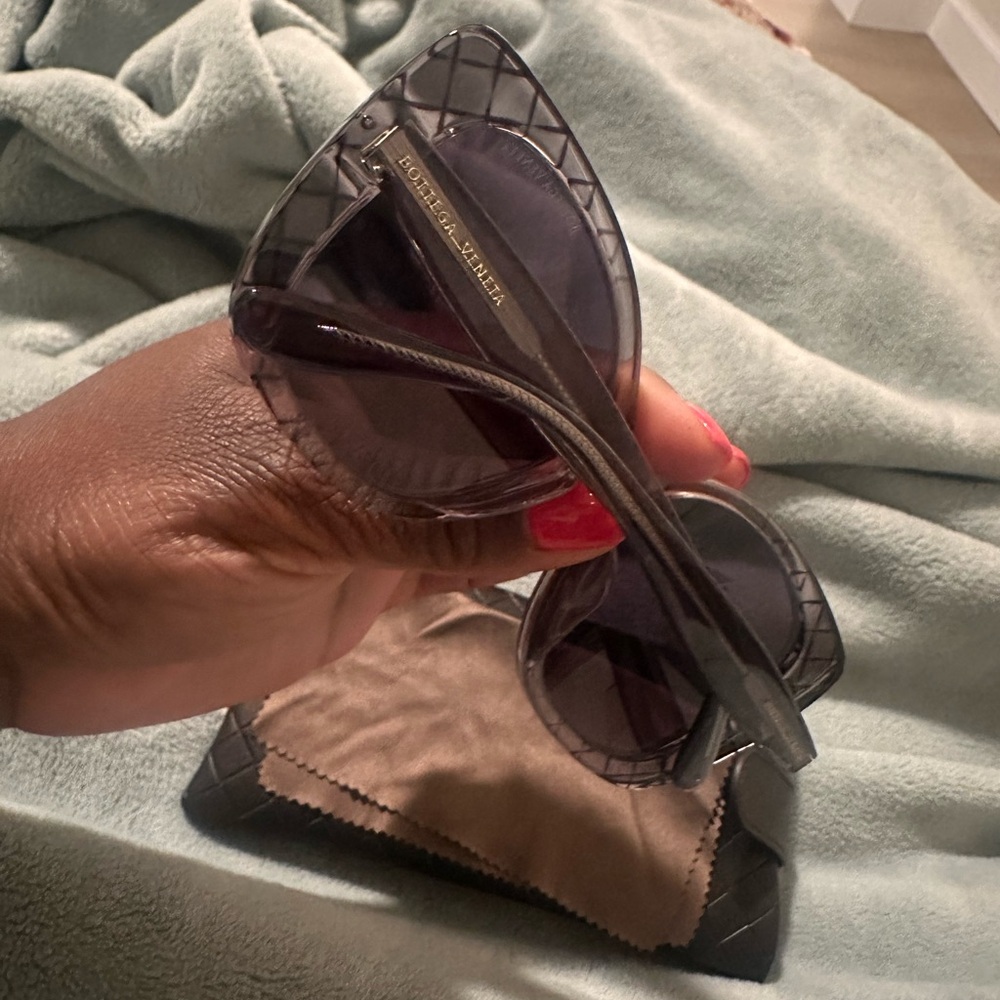 Bottega Veneta Gray Sunglasses - Picture 2 of 6